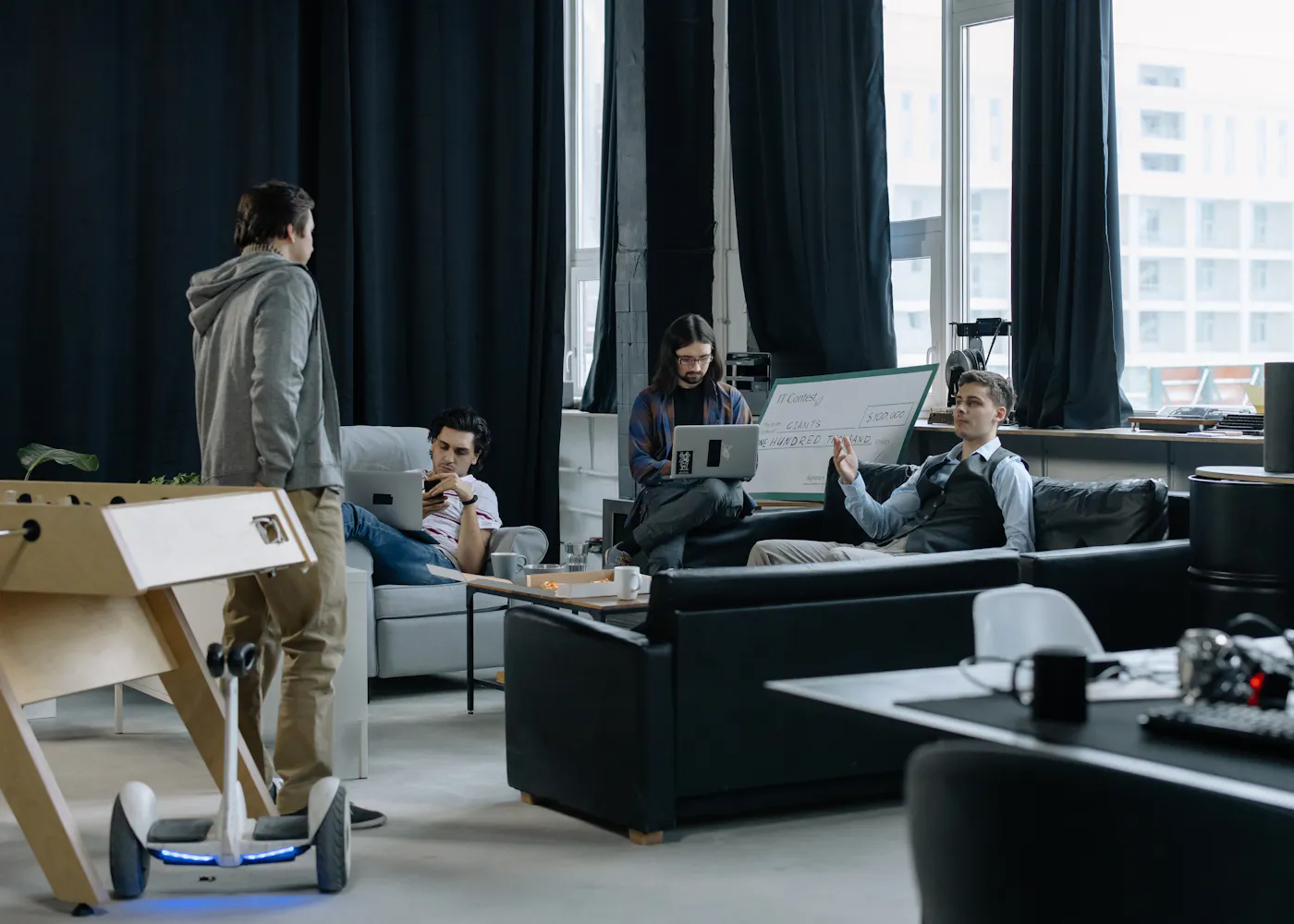 The quicksrv team — professionals collaborating on European hosting infrastructure