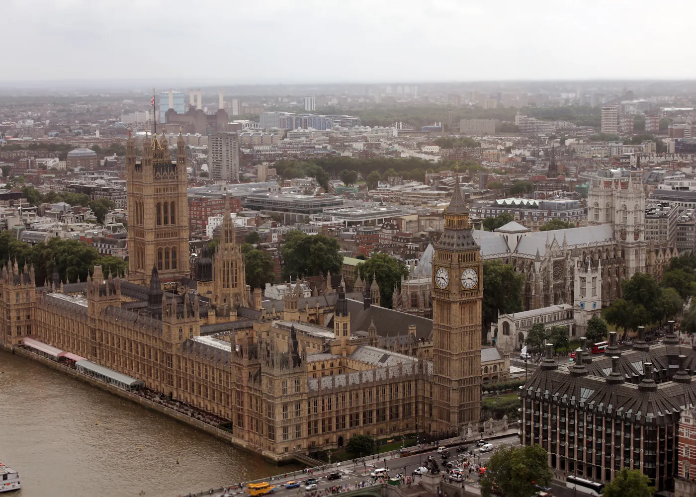 London, United Kingdom — Big Ben and the River Thames